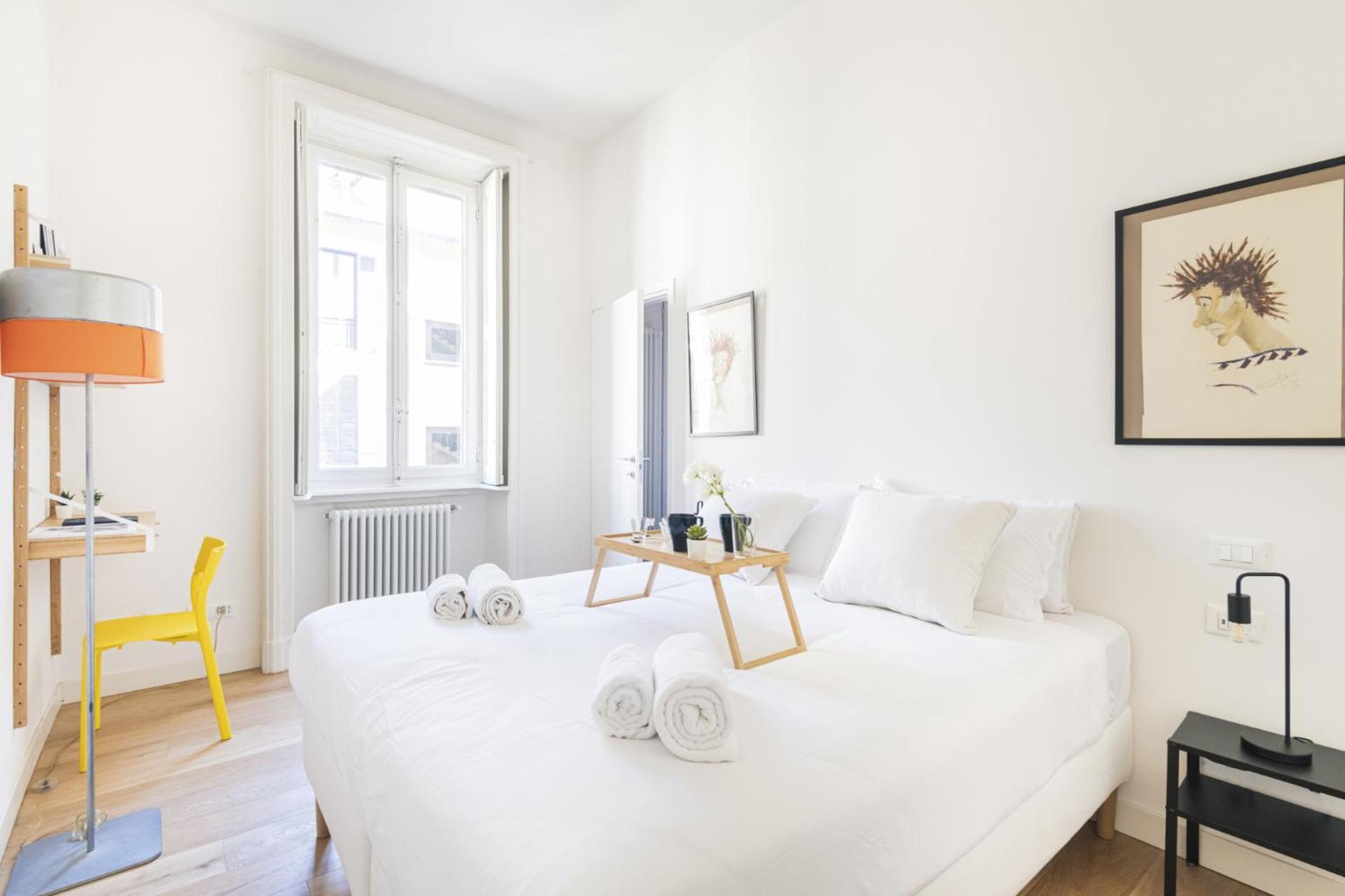 Easylife-luminoso In Zona Garibaldifs Milano