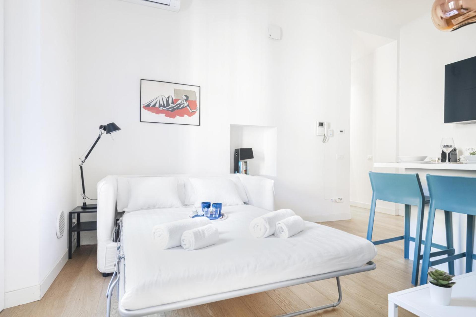Easylife-luminoso In Zona Garibaldifs Milano